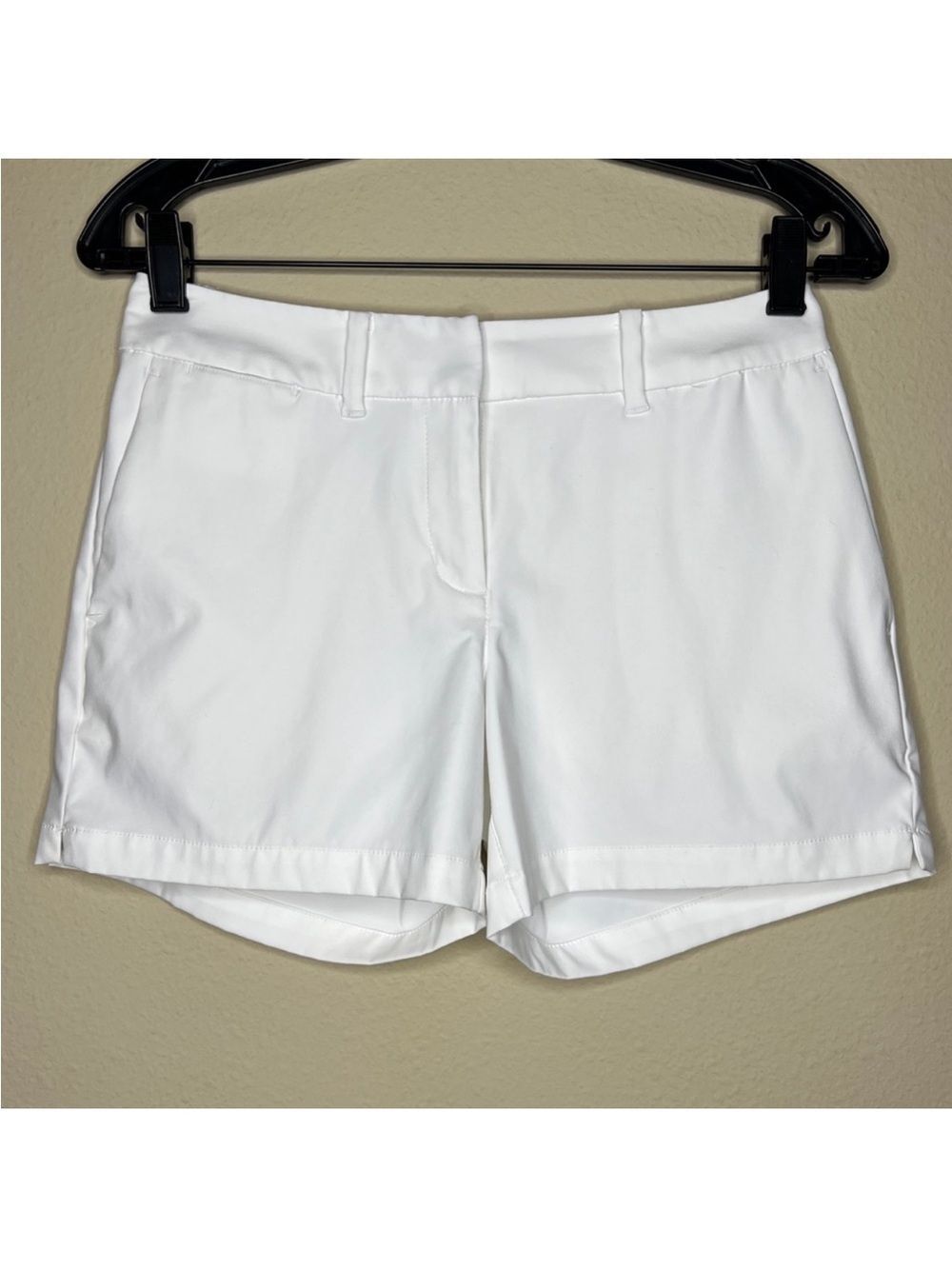 NIKE Golf White Tournament Shorts 725771-100  Size 10